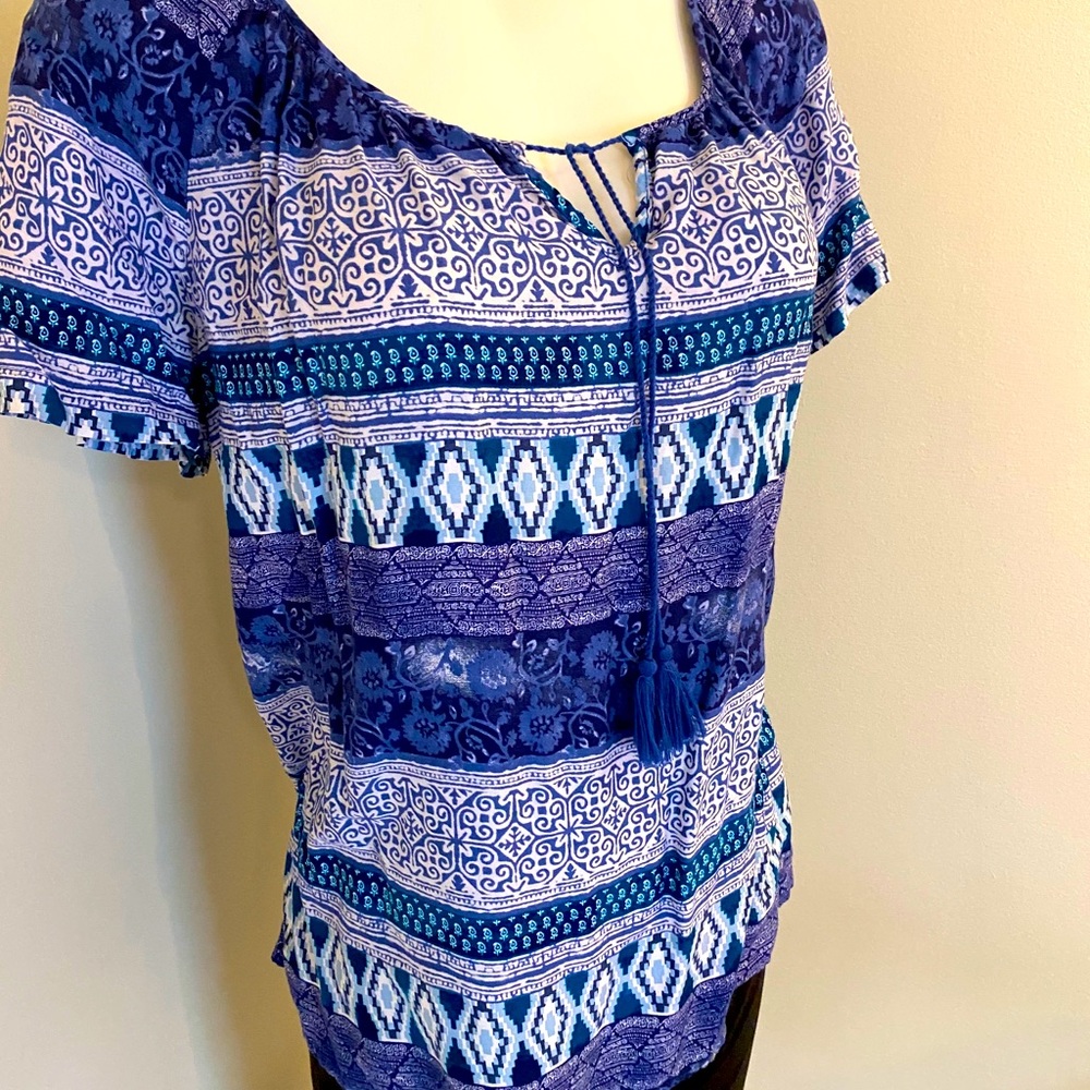 Beautiful blouse with tie neck